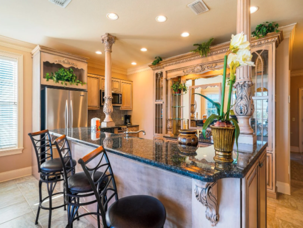 Luxurious Coastal Retreat in Miramar Beach - 7-Bedroom Home Near Beach